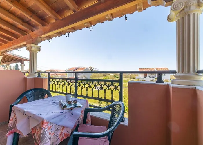 Giannis 12 Ариллас